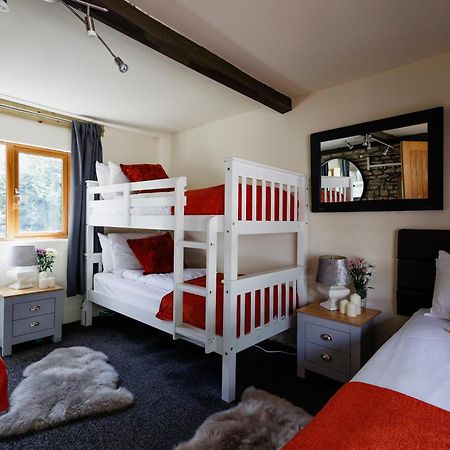 The West Barn Near Bath, Sleeps 24 And 2 Hot Tubs Villa Bristol Luaran gambar