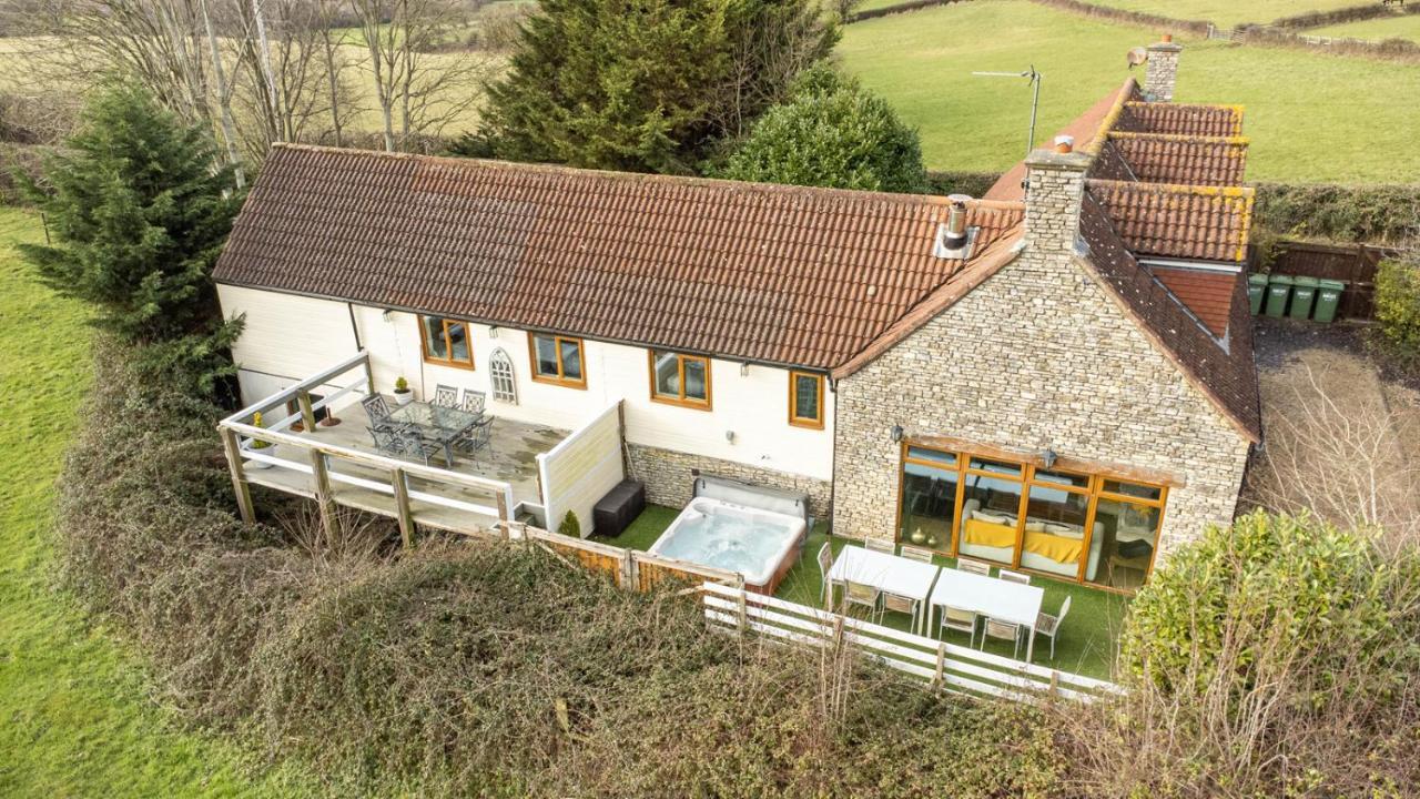 The West Barn Near Bath, Sleeps 24 And 2 Hot Tubs Villa Bristol Luaran gambar