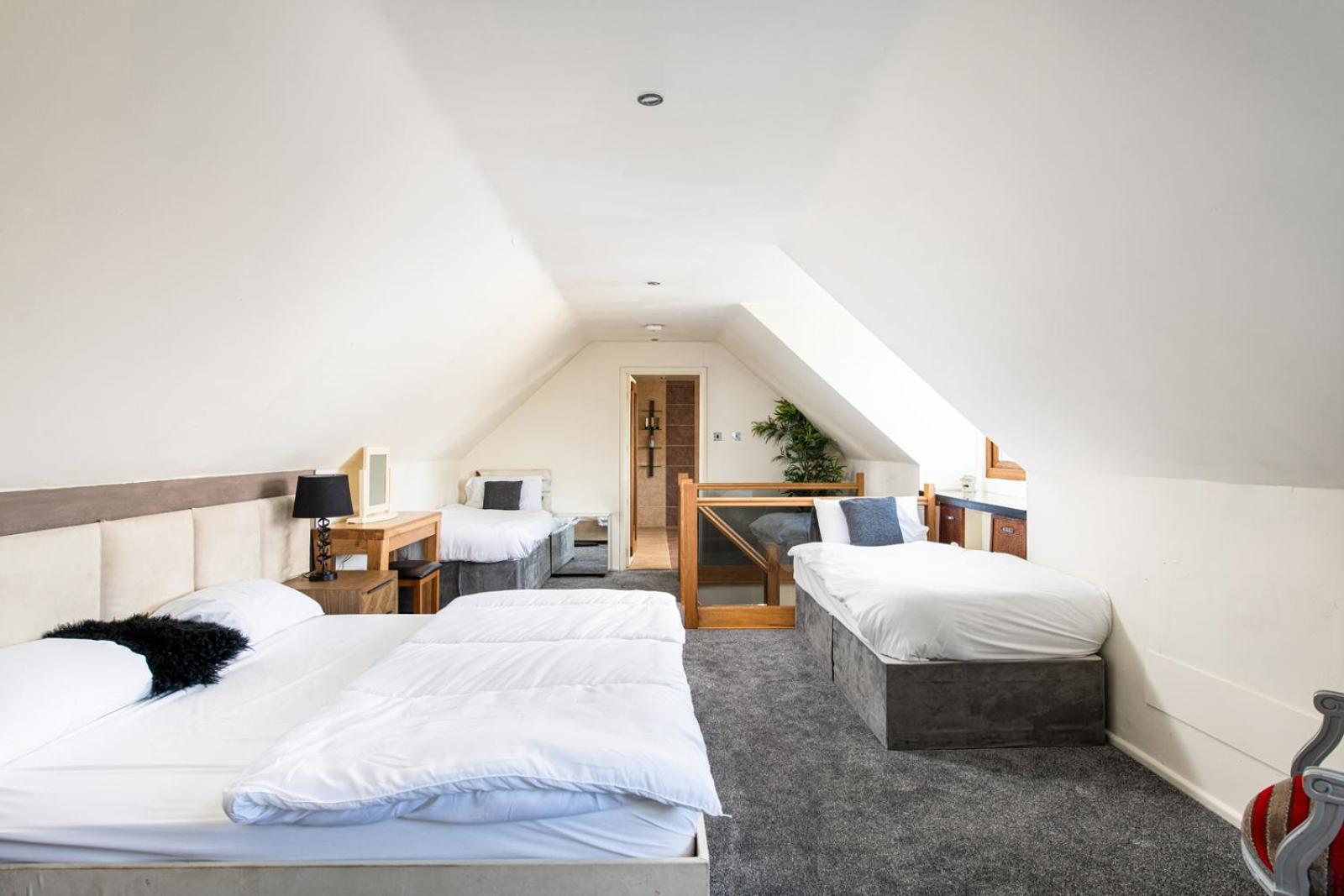 The West Barn Near Bath, Sleeps 24 And 2 Hot Tubs Villa Bristol Luaran gambar