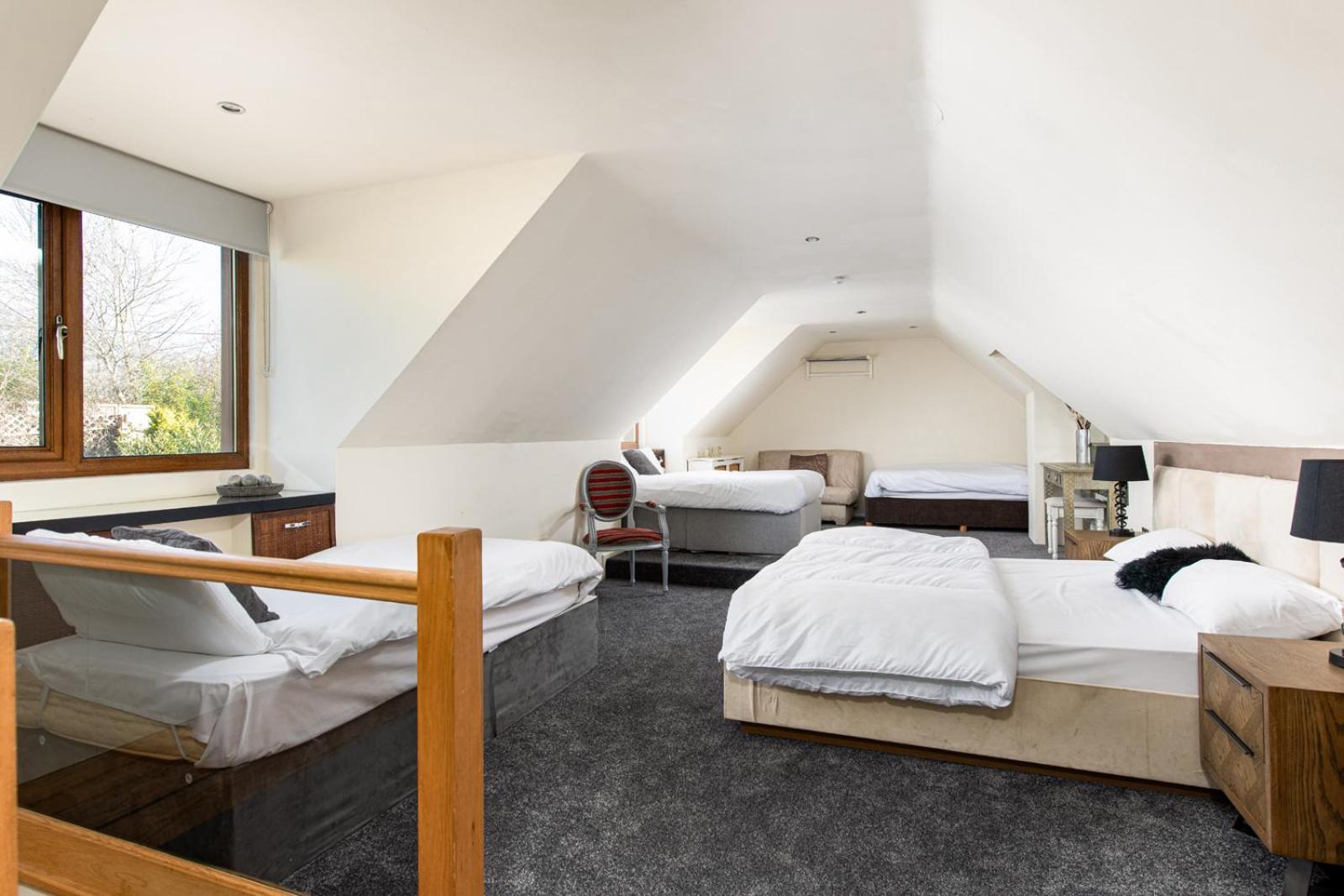The West Barn Near Bath, Sleeps 24 And 2 Hot Tubs Villa Bristol Luaran gambar