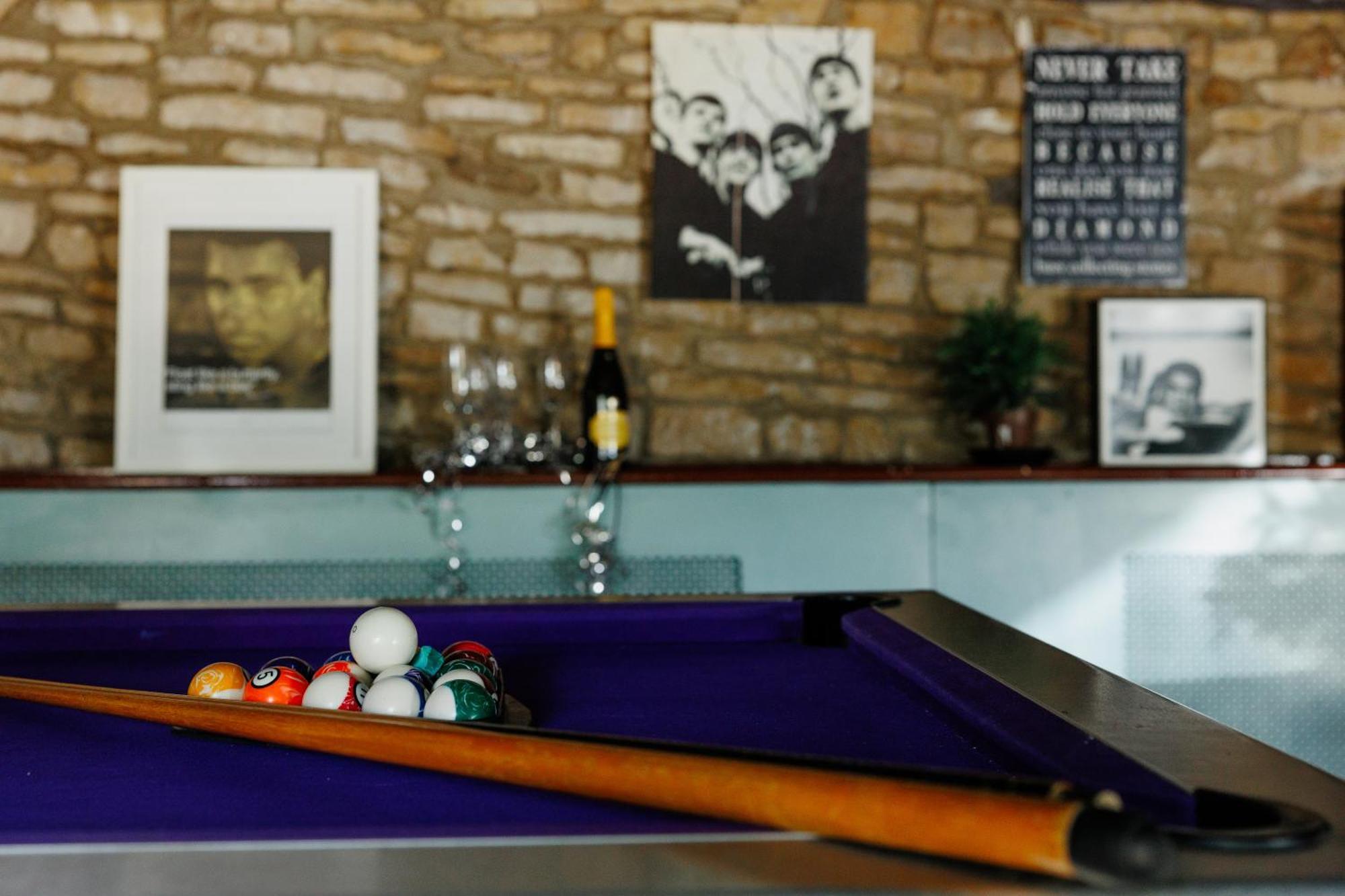 The West Barn Near Bath, Sleeps 24 And 2 Hot Tubs Villa Bristol Luaran gambar