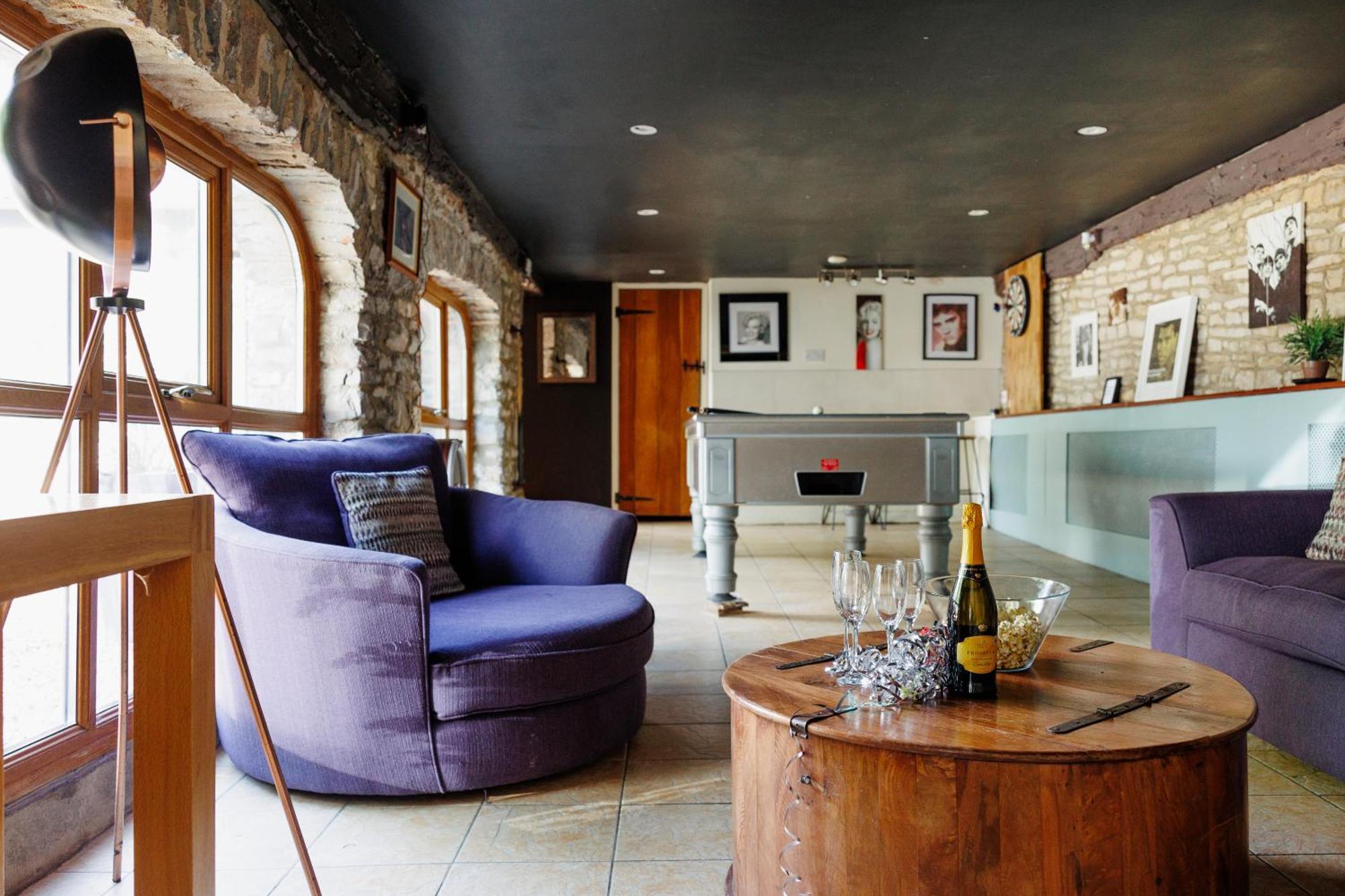 The West Barn Near Bath, Sleeps 24 And 2 Hot Tubs Villa Bristol Luaran gambar