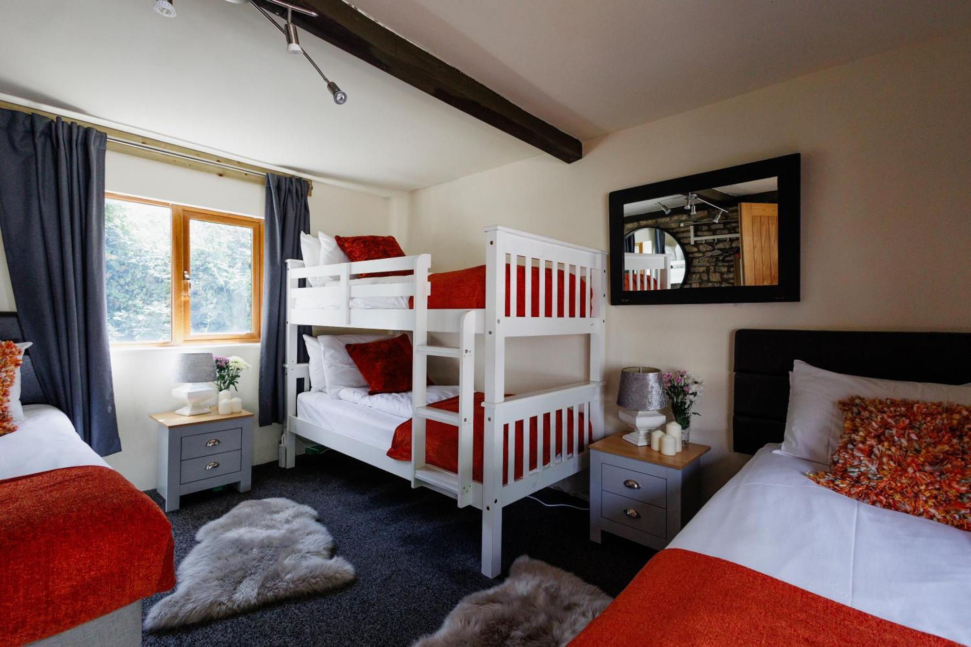 The West Barn Near Bath, Sleeps 24 And 2 Hot Tubs Villa Bristol Luaran gambar