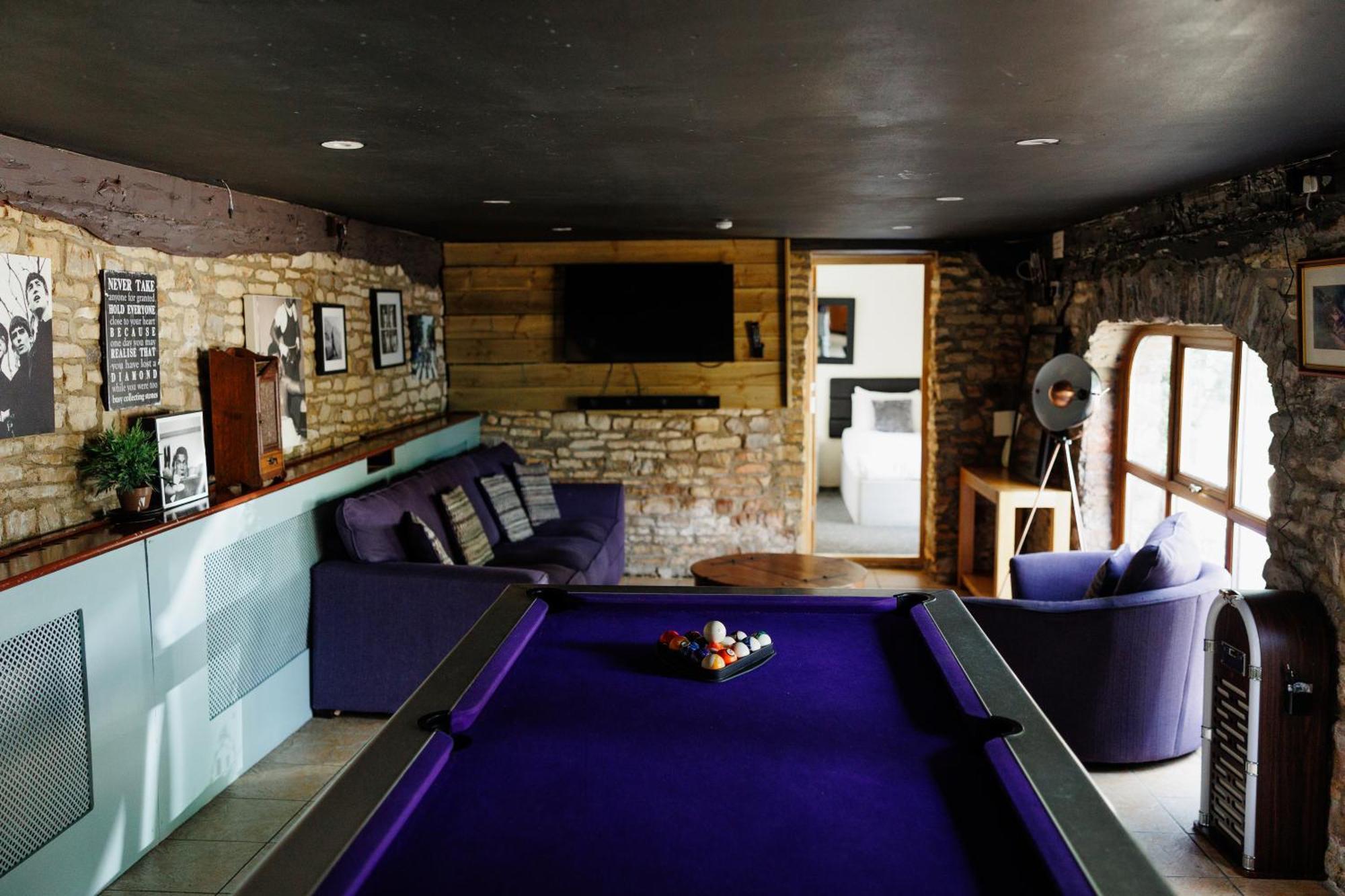 The West Barn Near Bath, Sleeps 24 And 2 Hot Tubs Villa Bristol Luaran gambar