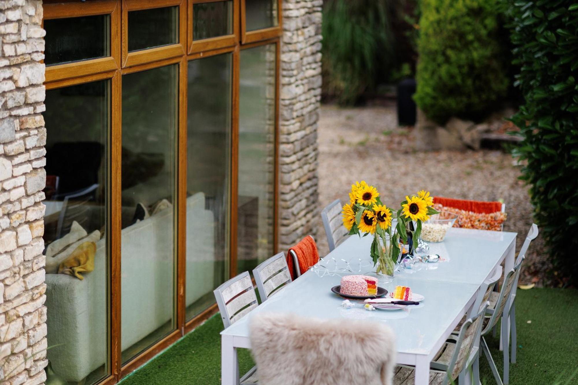 The West Barn Near Bath, Sleeps 24 And 2 Hot Tubs Villa Bristol Luaran gambar